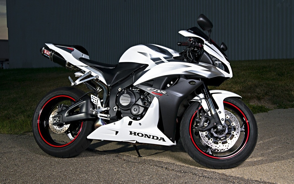 White Honda CBR600RR