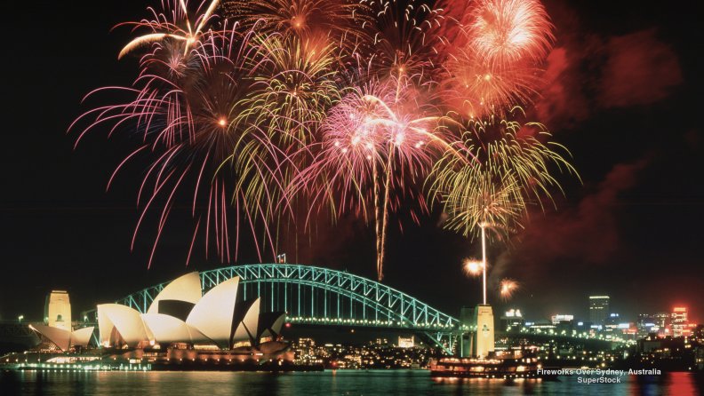 fireworks_over_sydney_australia.jpg