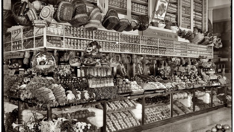 edw_neumann_market_in_detroit_circa_1910.jpg