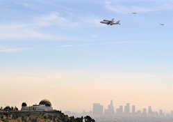 the shuttle endeavour arriving in los angeles