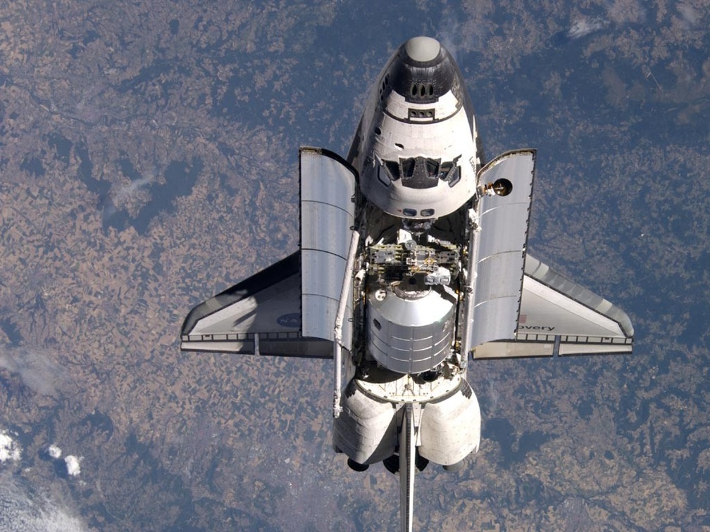 Space shuttle Discovery in space