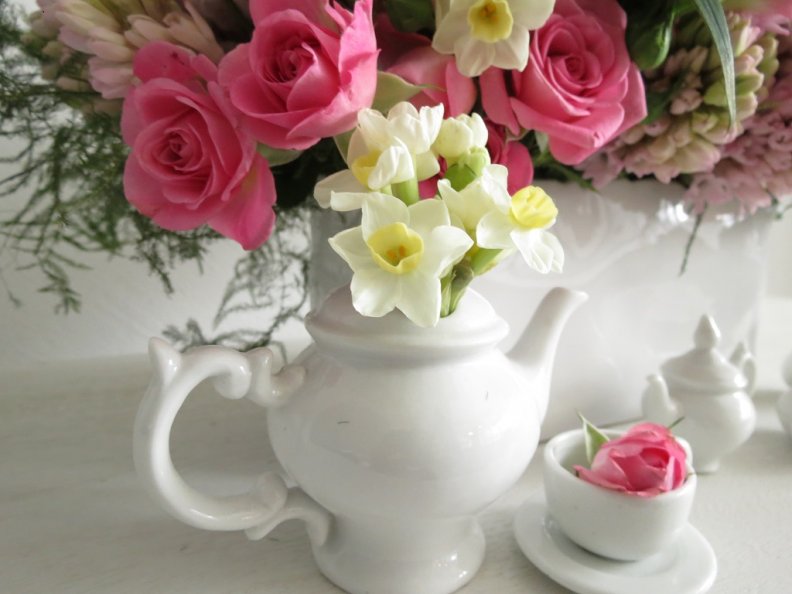 teapot of spring flowers
