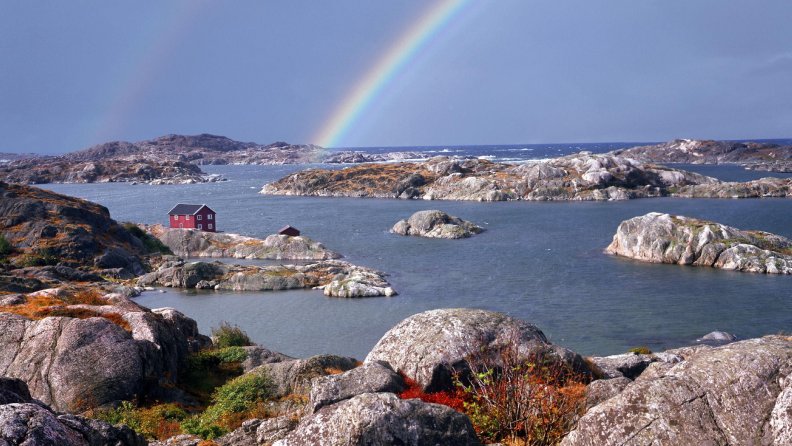 rainbow_over_swedish_islands.jpg