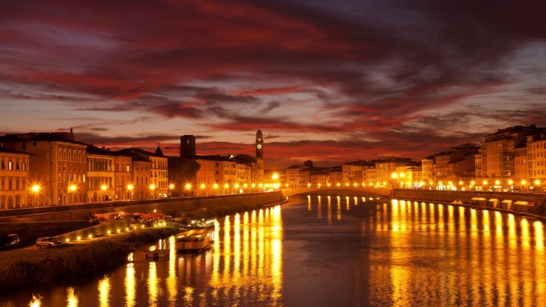 a_river_in_a_spnish_city_on_a_beautiful_evening.jpg