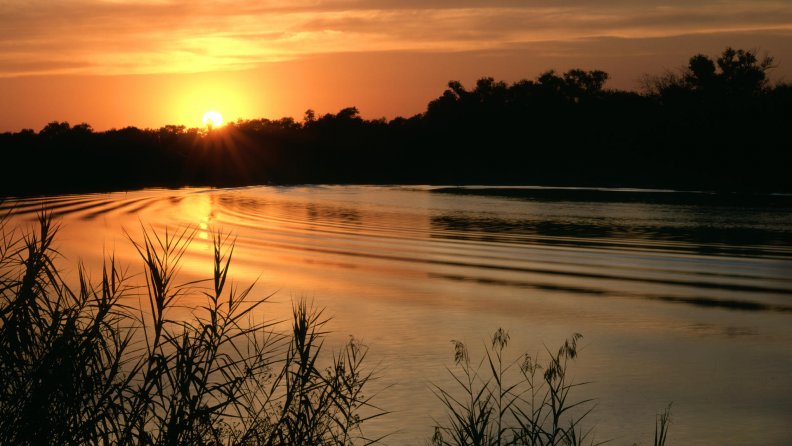 lake_at_sunset.jpg