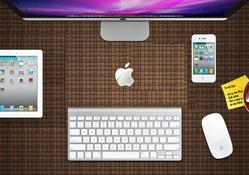 Apple Desk iPhone 4S