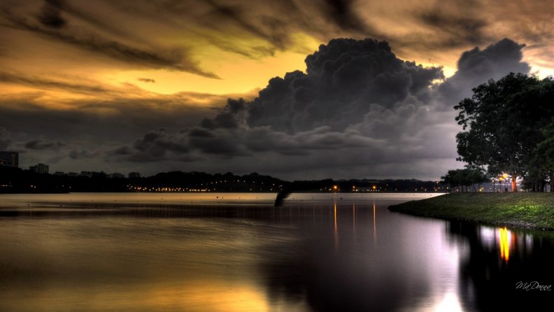 stormy_evening_light.jpg