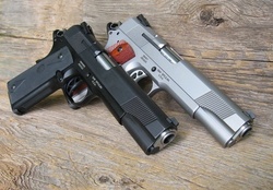 Smith &amp; Wesson 1911