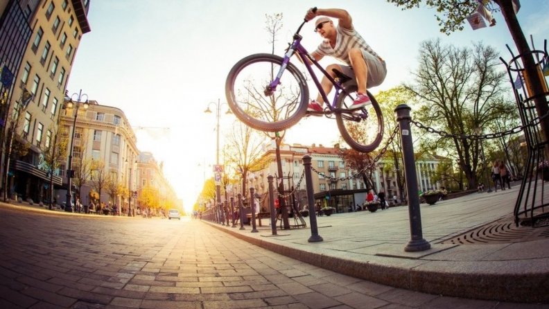 trick_biking_in_the_street_at_sunrise.jpg