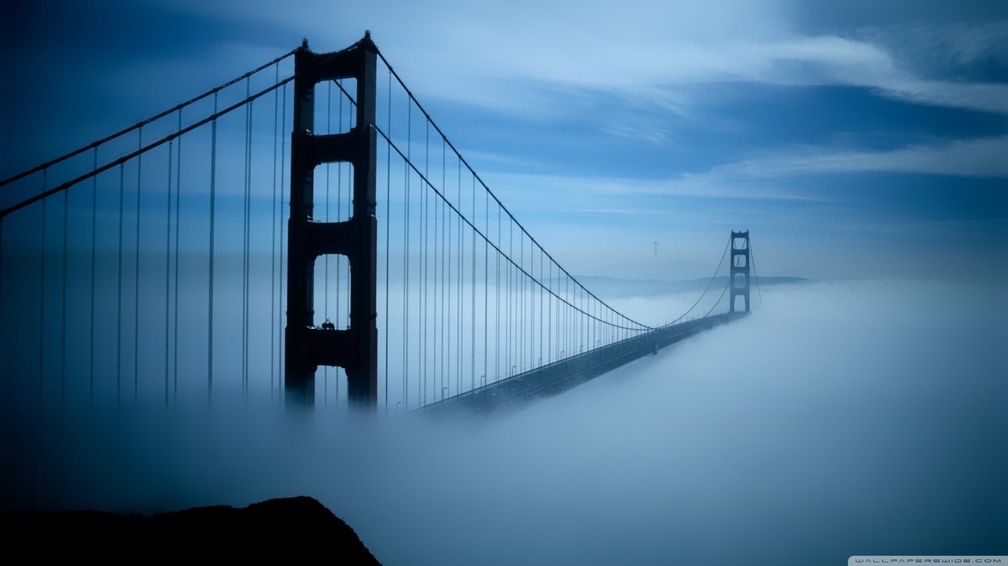 SF Goldengate Bridge in Fog