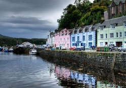 lovely town of portree on isle of skye scotland