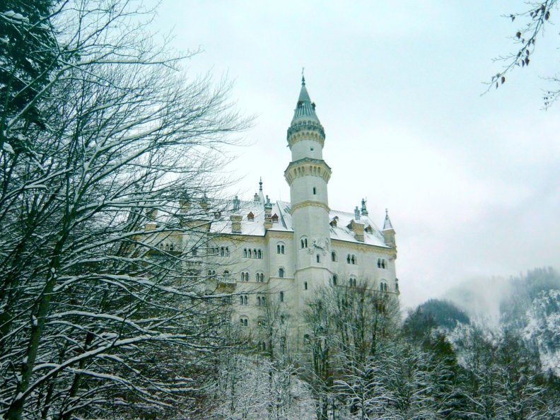 castle_in_winter.jpg