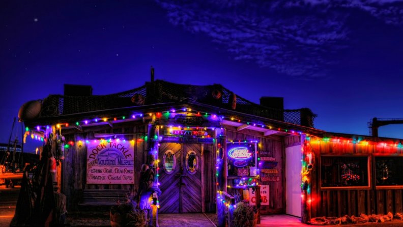 seafood_restaurant_in_oregon_on_a_holiday_night_hdr.jpg