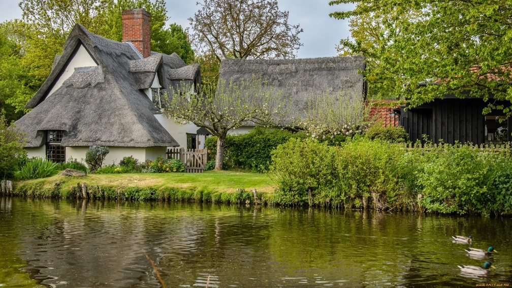 wonderful riverside cottage