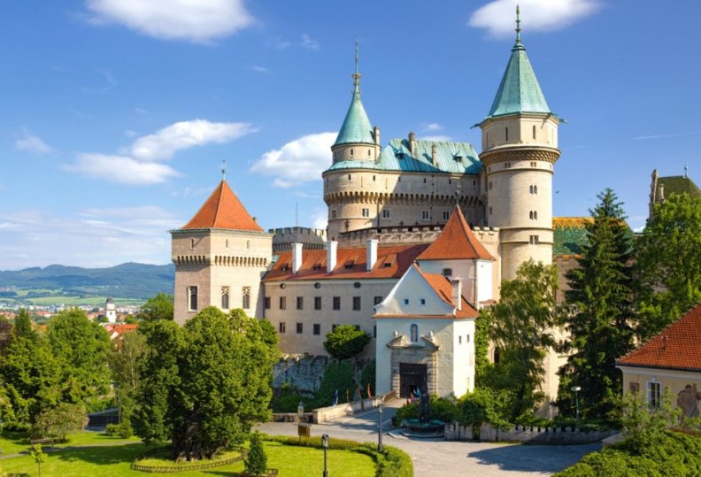 castle_of_bojnice_slovakia.jpg