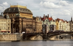 bridge to the national theater in prague