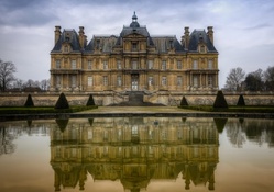 lovely palace reflection