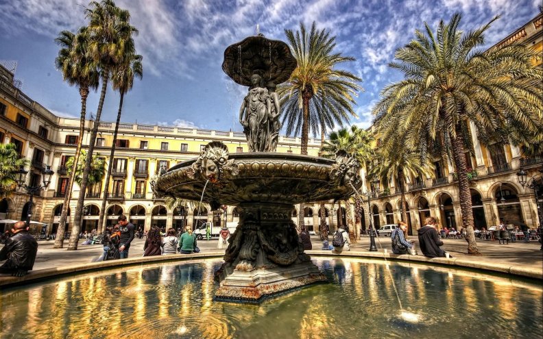 beautiful_fountain_in_a_town_square_hdr.jpg
