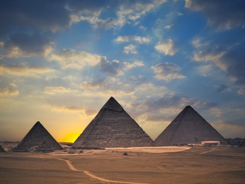 famous egypt pyramids