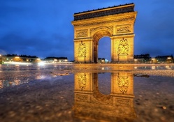 arc de triomphe after the rain