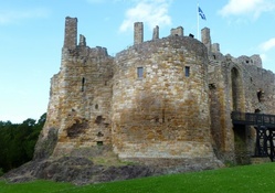 ancient dirleton castle in scotland