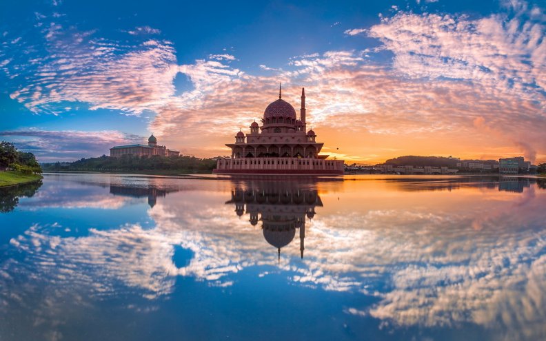 fantastic putra mosque in malaysia at sunset
