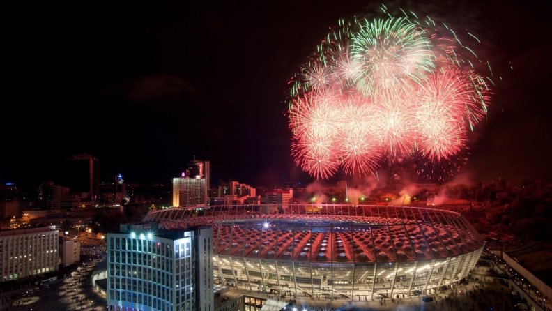 superb_fireworks_over_stadium.jpg