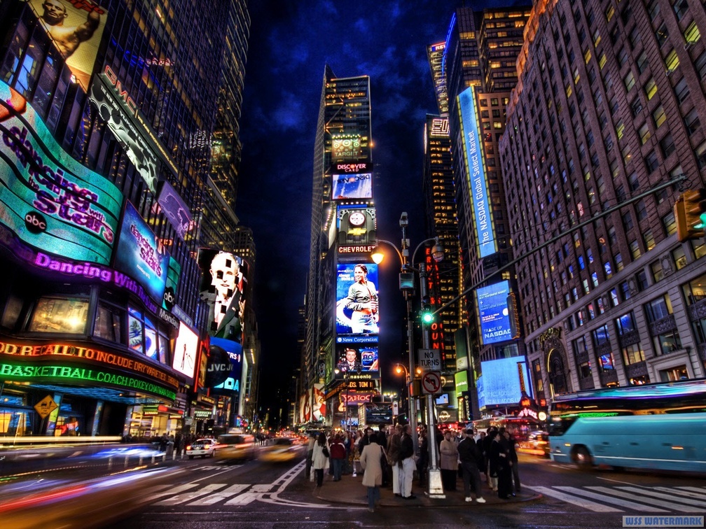 times_square_at_night