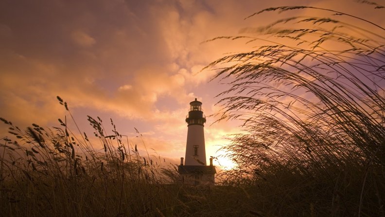 gorgeous_lighthouse_sunset.jpg