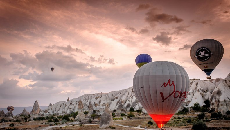 balloons_over_rock_formations_in_bulgaria.jpg