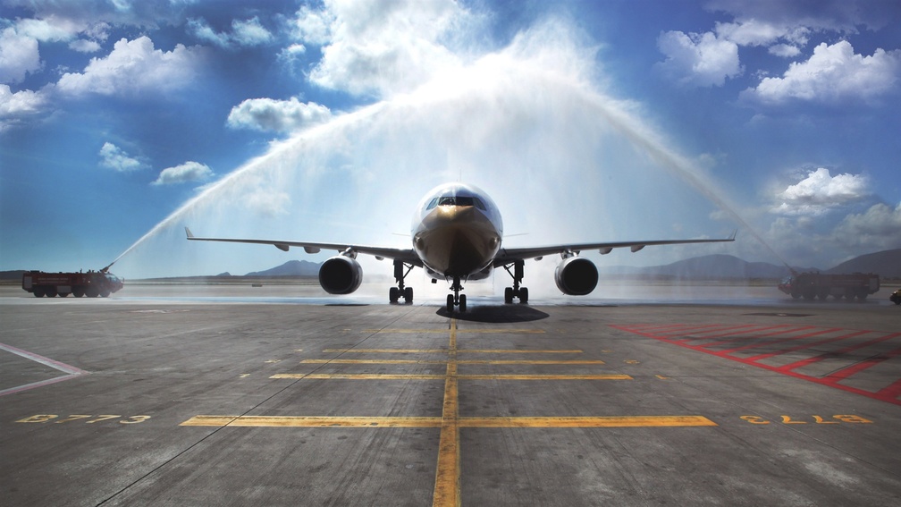 water salute for maiden flight of airbus A330