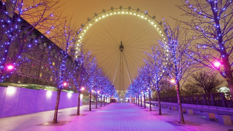 london_eye_and_purple_christmas_lights.jpg