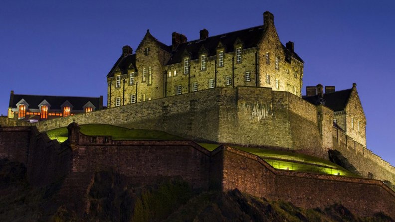 edinburgh castle scotland at night