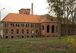 abandoned polonia hospital