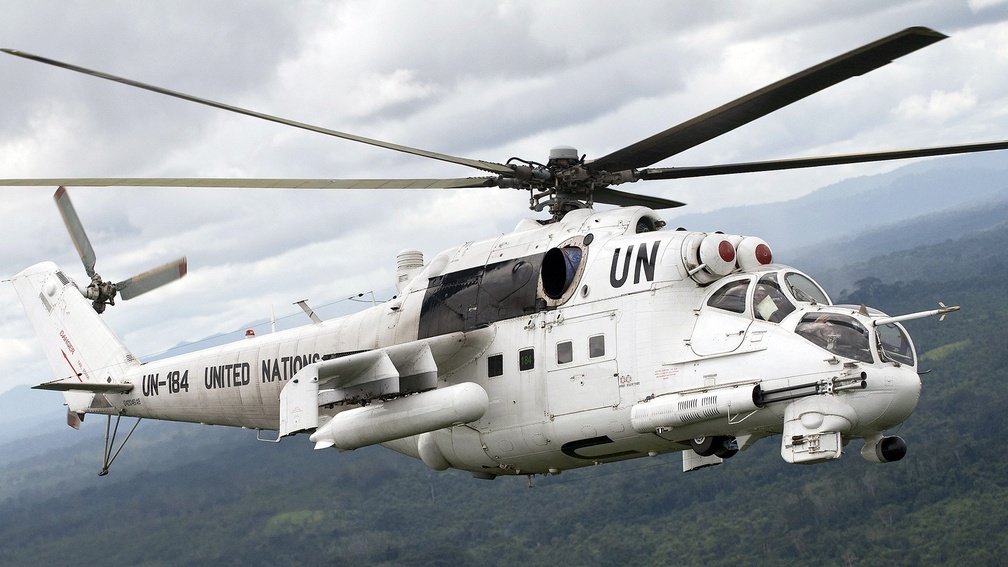 Apache Helicopter UN_184