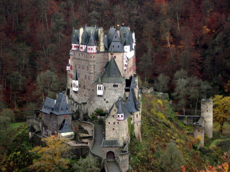 castle_eltz_in_germany.jpg