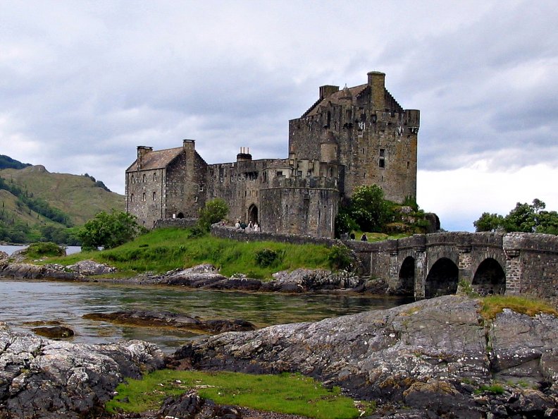 eilean_donan_castle_scotland.jpg