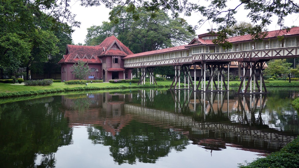 sanam chandra palace in thailand