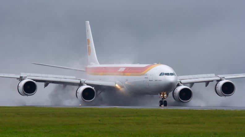 Airbus  A340, very wet landing
