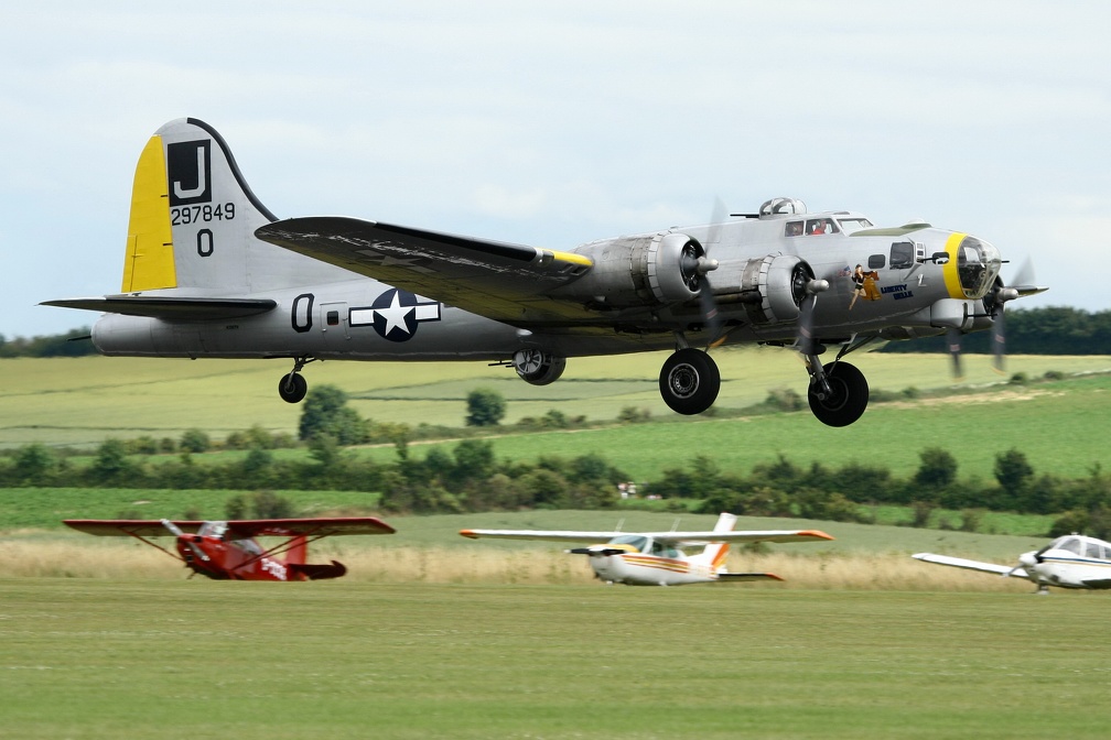B17 Flying Fortress _ Liberty Belle