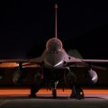 F_16 Fighting Falcon at Bay