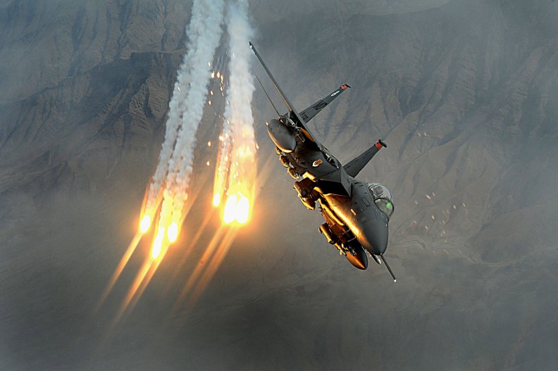 F_15 Eagle Striking