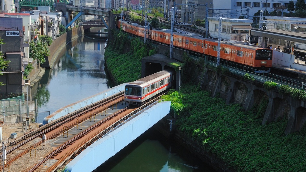 trains in a japanese city