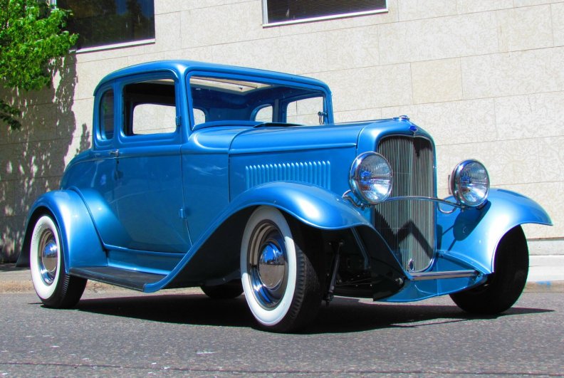 1932_ford_5_window_coupe.jpg