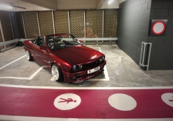 Calypso Red BMW E30 PAR