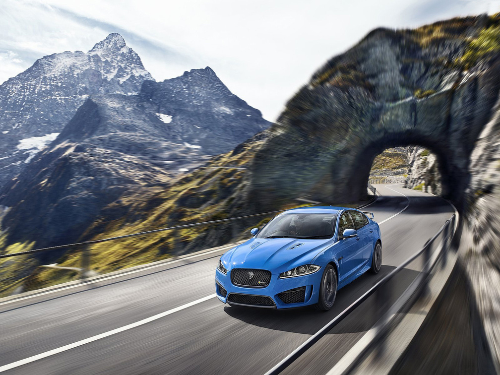 Jaguar XFR_S 2014 Out Tunnel