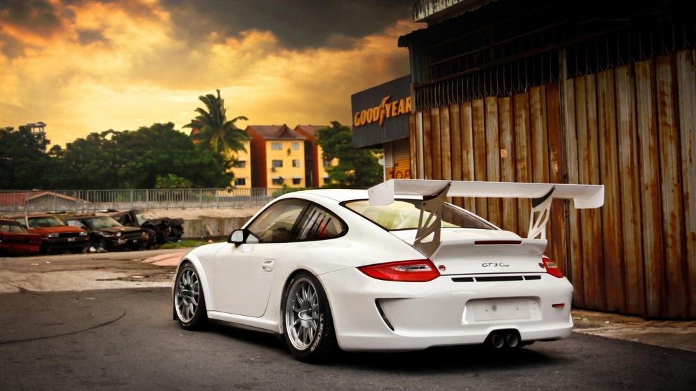 gt3 cup white car