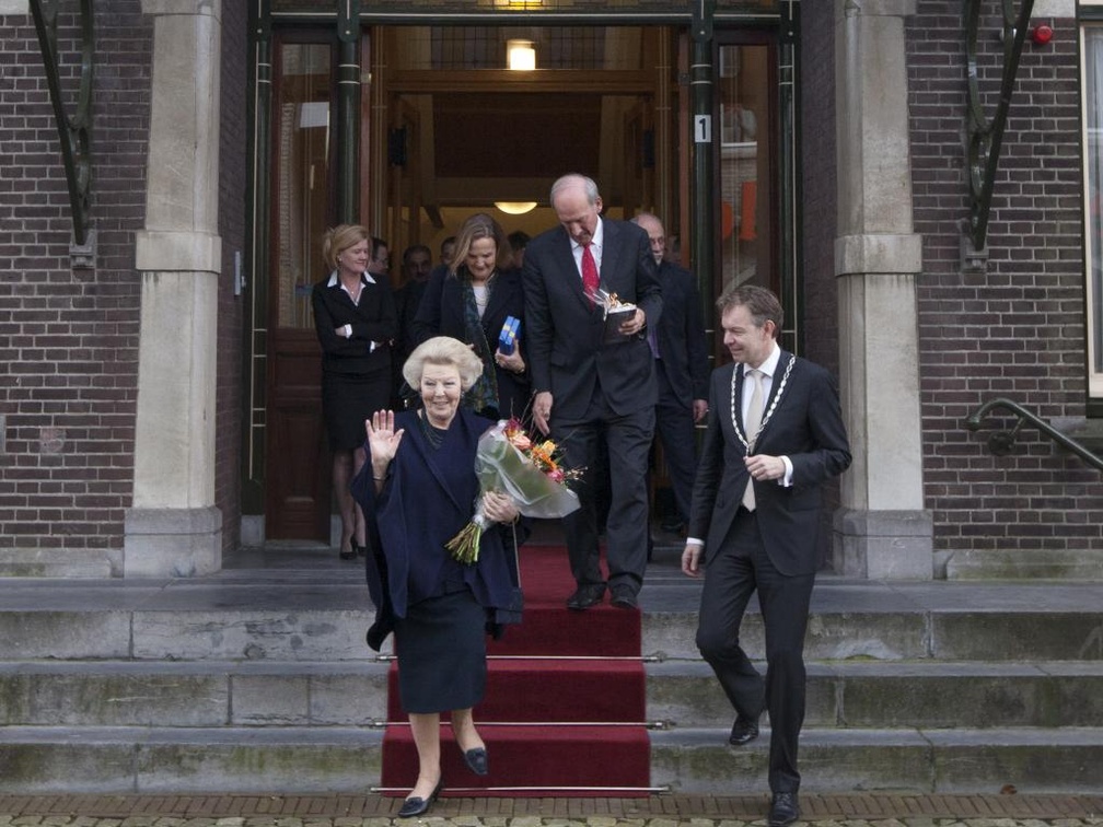 Princess Beatrix leaving City Hall Baarn