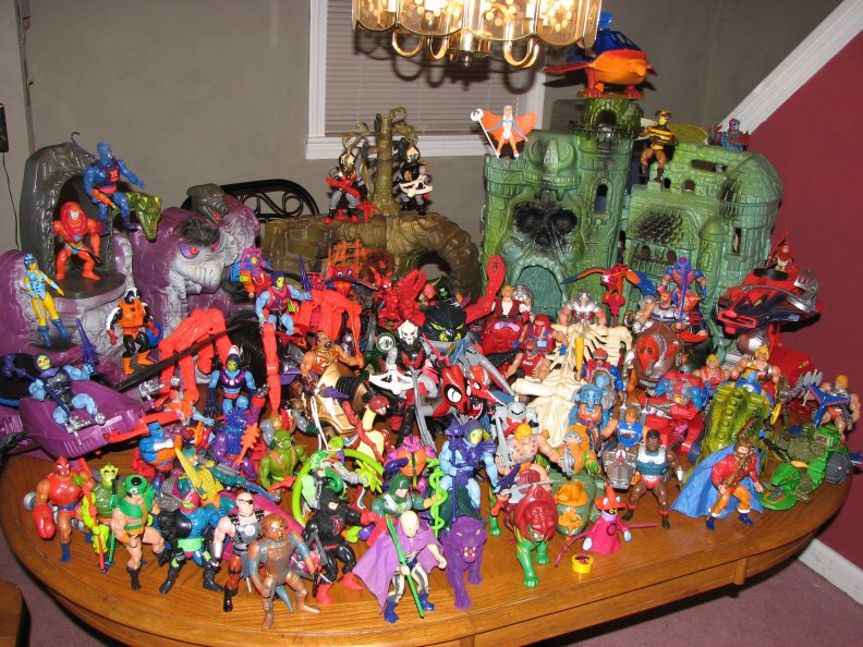 masters_of_the_universe_action_figures.jpg