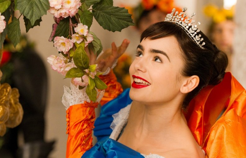 lily_collins_as_snow_white.jpg